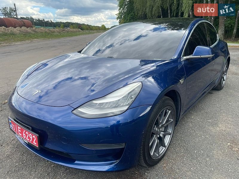 Седан Tesla Model 3 2019 в Луцке