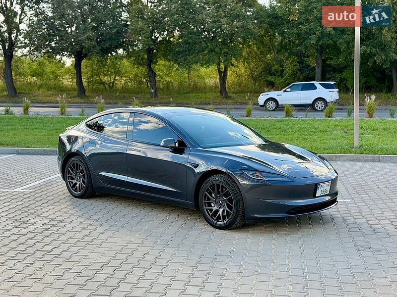 Седан Tesla Model 3 2024 в Рівному