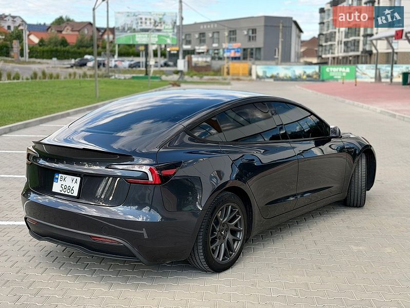Седан Tesla Model 3 2024 в Рівному