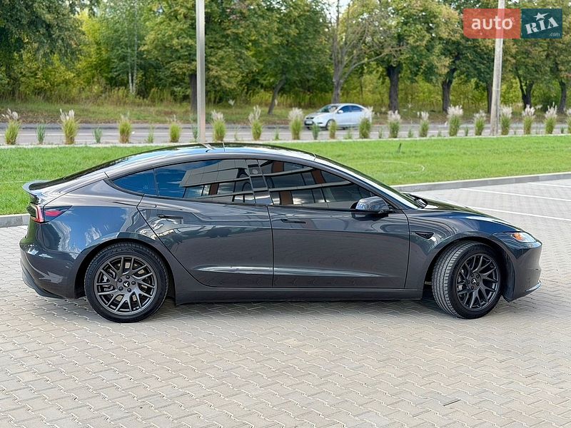 Седан Tesla Model 3 2024 в Рівному