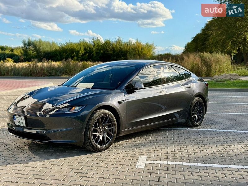Седан Tesla Model 3 2024 в Рівному