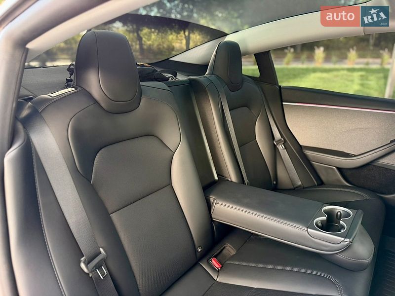 Седан Tesla Model 3 2024 в Рівному