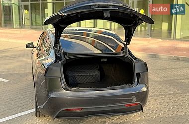 Седан Tesla Model 3 2024 в Рівному