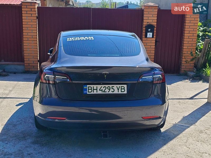 Седан Tesla Model 3 2020 в Чорноморську