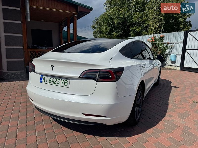 Седан Tesla Model 3 2021 в Миргороді