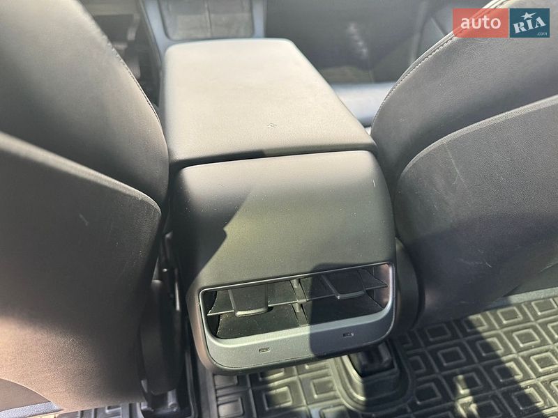 Седан Tesla Model 3 2021 в Миргороді