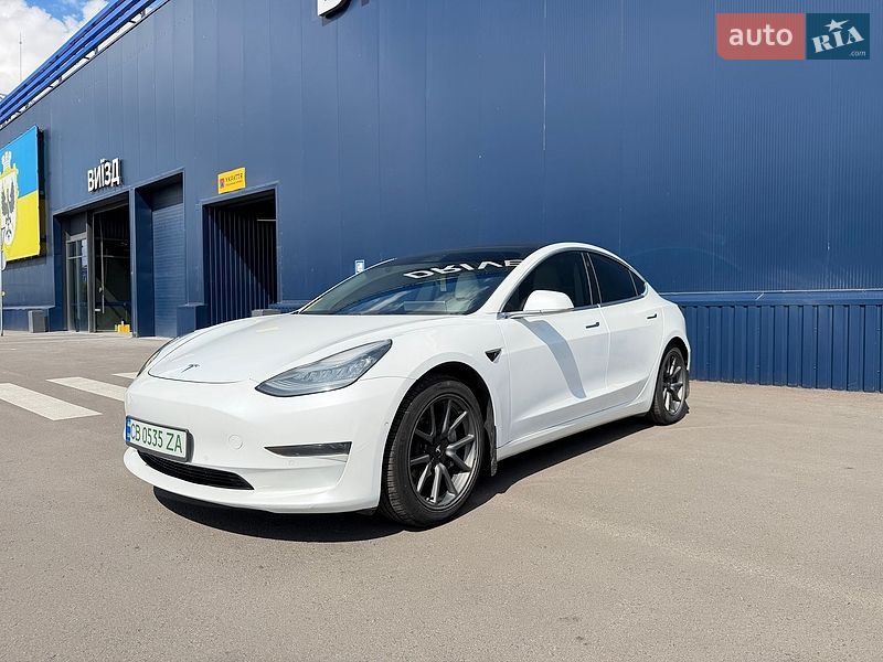 Седан Tesla Model 3 2018 в Киеве