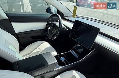 Седан Tesla Model 3 2018 в Киеве