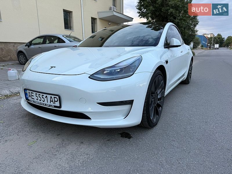 Седан Tesla Model 3 2021 в Днепре