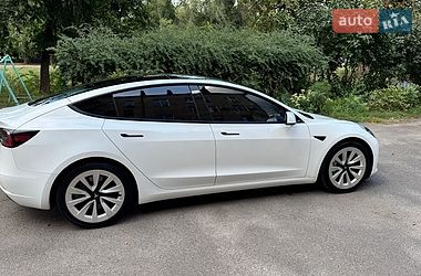 Седан Tesla Model 3 2021 в Кривому Розі