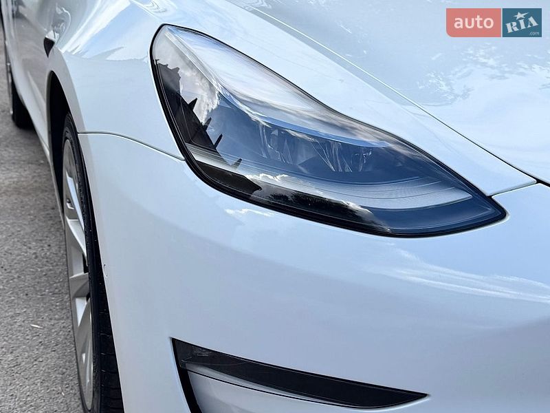 Седан Tesla Model 3 2021 в Кривому Розі