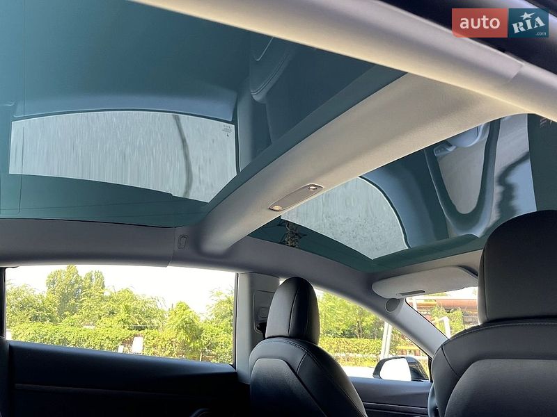 Седан Tesla Model 3 2021 в Одессе