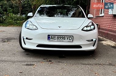 Седан Tesla Model 3 2021 в Кривом Роге Седан Tesla Model 3 2021 в Кривом Роге