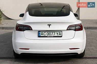 Седан Tesla Model 3 2021 в Луцке