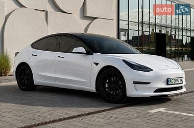Седан Tesla Model 3 2021 в Луцьку