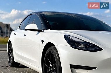 Седан Tesla Model 3 2021 в Луцке