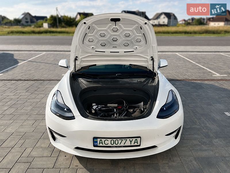 Седан Tesla Model 3 2021 в Луцьку