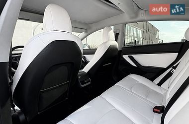 Седан Tesla Model 3 2021 в Луцке