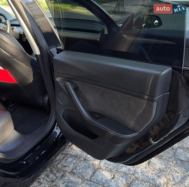 Седан Tesla Model 3 2022 в Чернівцях фото 13 Седан Tesla Model 3 2022 в Чернівцях