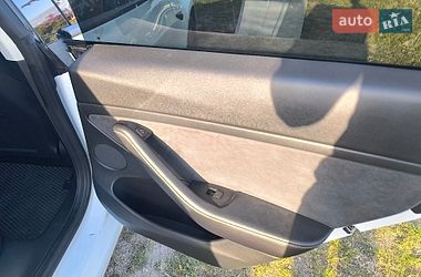Седан Tesla Model 3 2022 в Львове