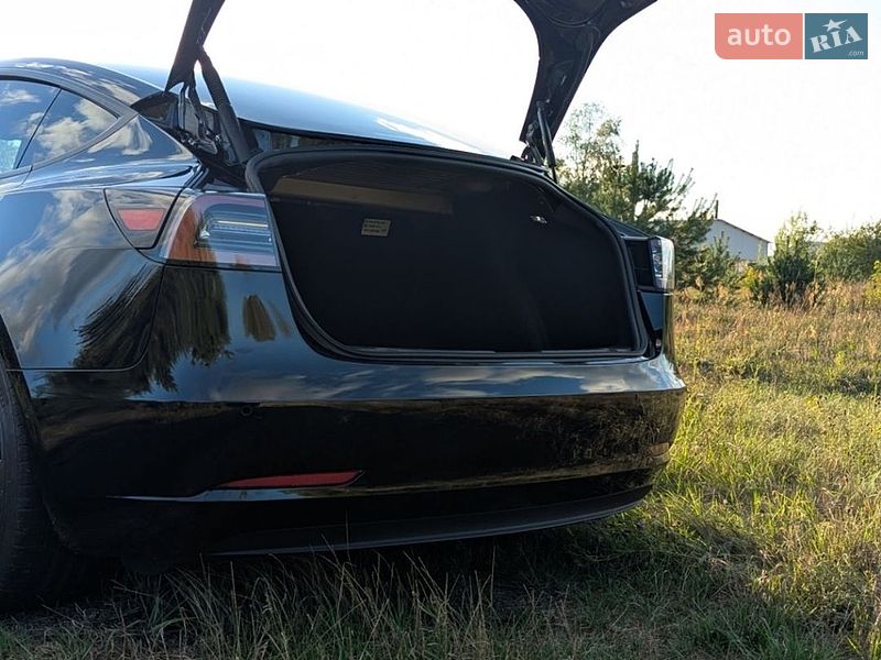 Седан Tesla Model 3 2021 в Ковеле