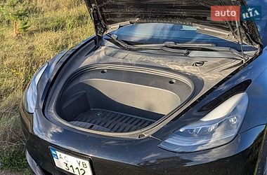Седан Tesla Model 3 2021 в Ковеле