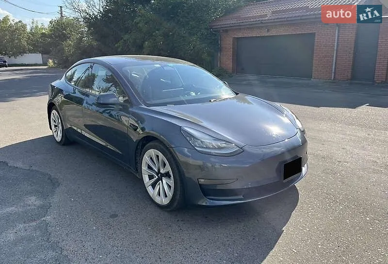 Tesla Model 3 2020