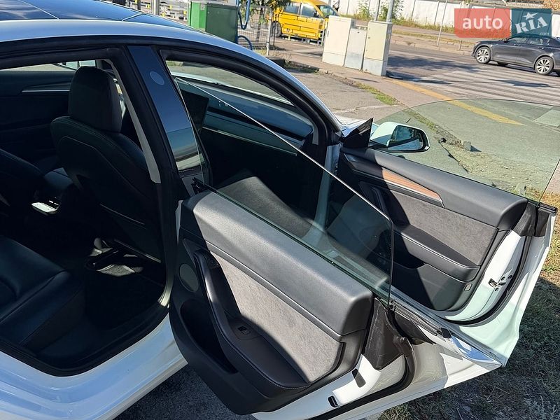 Седан Tesla Model 3 2023 в Киеве фото 10 Седан Tesla Model 3 2023 в Киеве