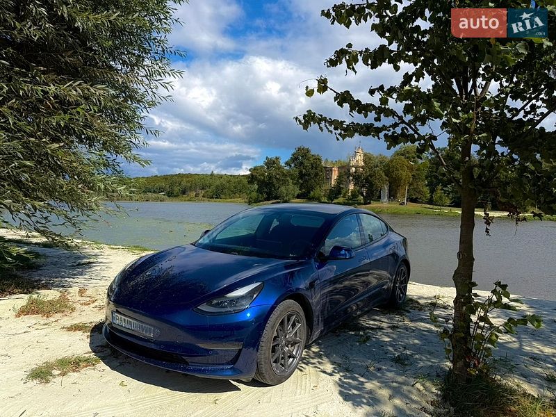 Tesla Model 3 2021