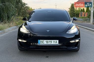 Седан Tesla Model 3 2018 в Николаеве