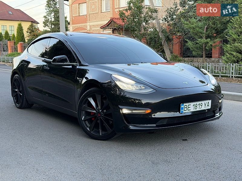 Седан Tesla Model 3 2018 в Николаеве