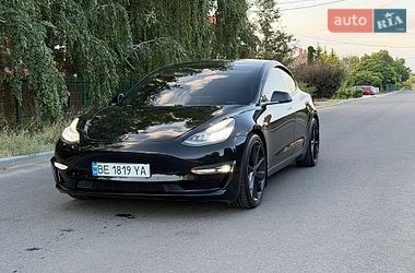 Седан Tesla Model 3 2018 в Николаеве