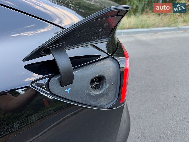 Седан Tesla Model 3 2018 в Николаеве