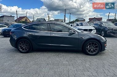 Седан Tesla Model 3 2018 в Ивано-Франковске