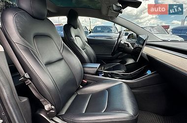 Седан Tesla Model 3 2018 в Ивано-Франковске
