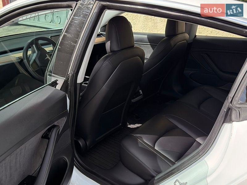 Седан Tesla Model 3 2020 в Ковеле
