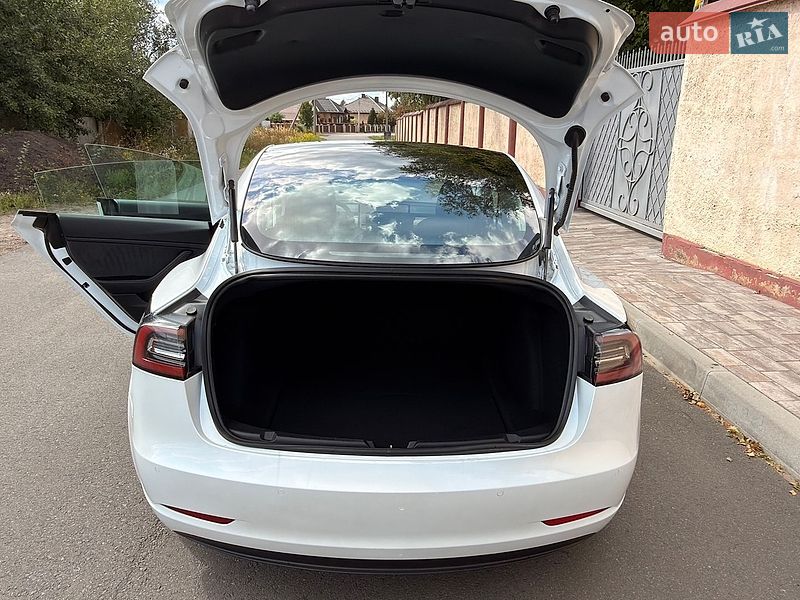 Седан Tesla Model 3 2020 в Ковеле