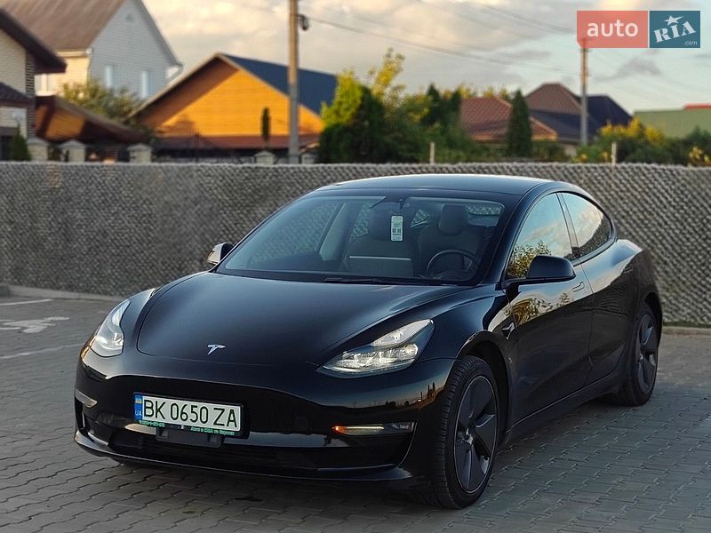 Tesla Model 3 2022