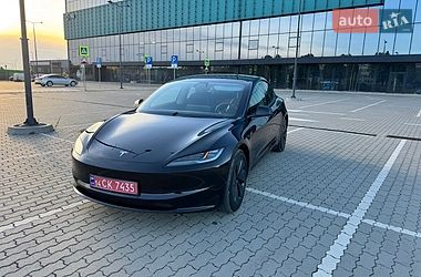 Седан Tesla Model 3 2024 в Львове