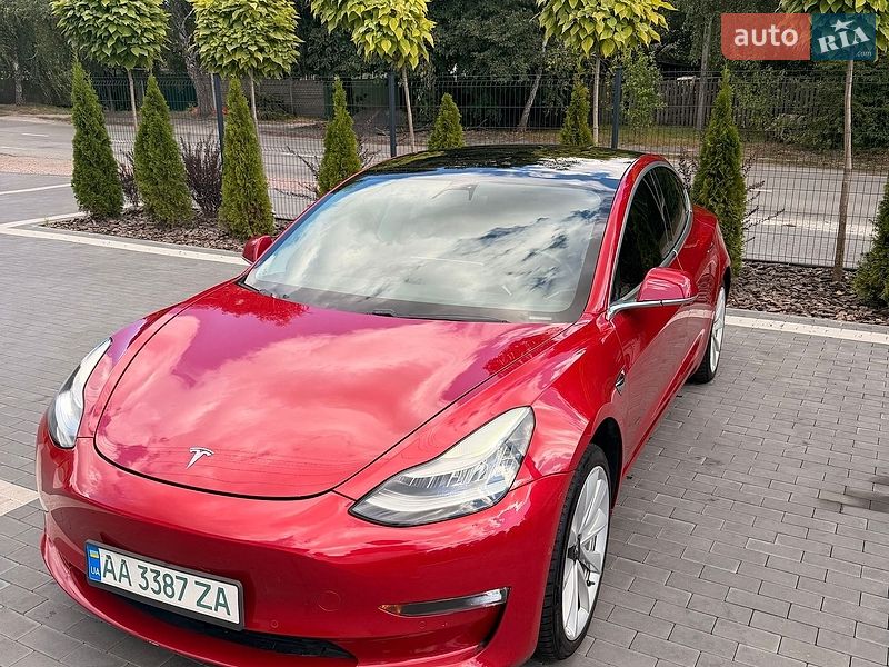 Седан Tesla Model 3 2018 в Киеве