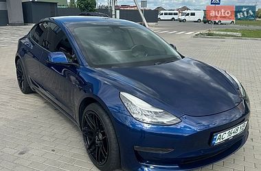 Седан Tesla Model 3 2019 в Луцьку
