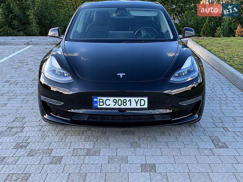 Седан Tesla Model 3 2023 в Сокале