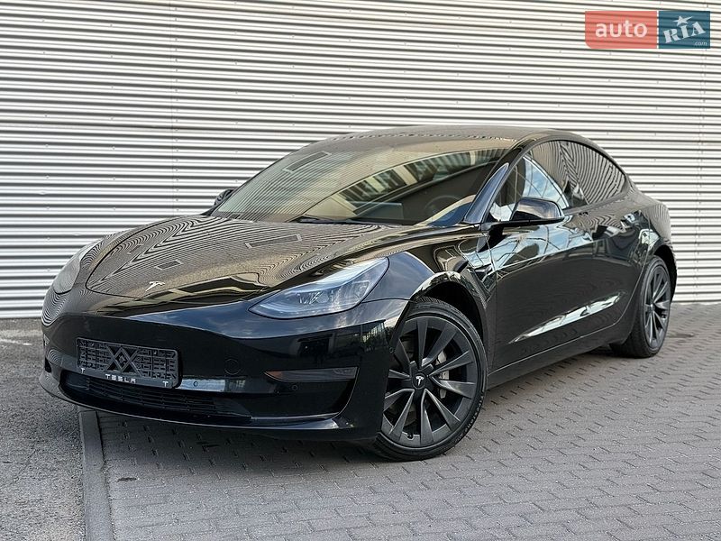 Седан Tesla Model 3 2022 в Рівному