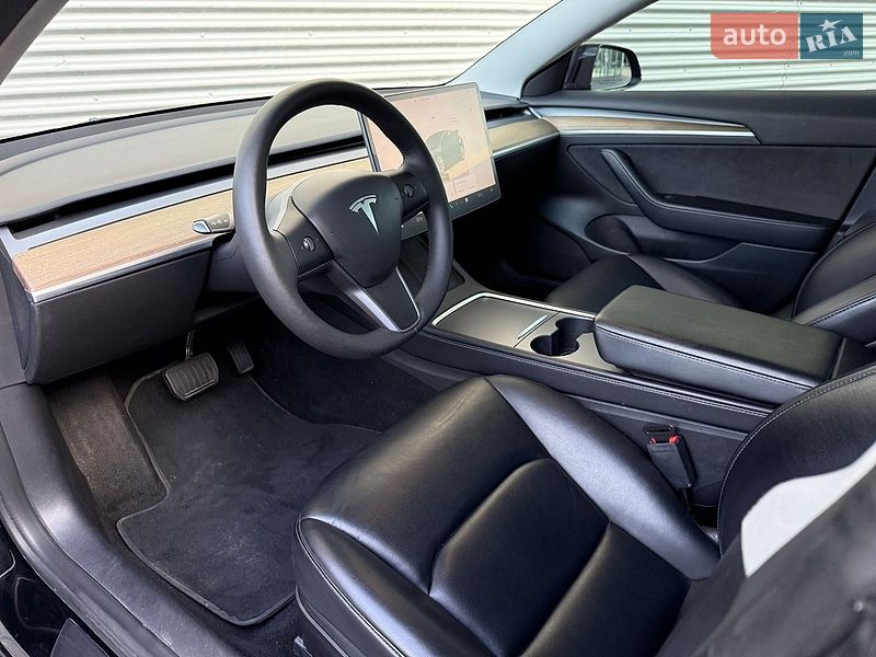 Седан Tesla Model 3 2022 в Рівному