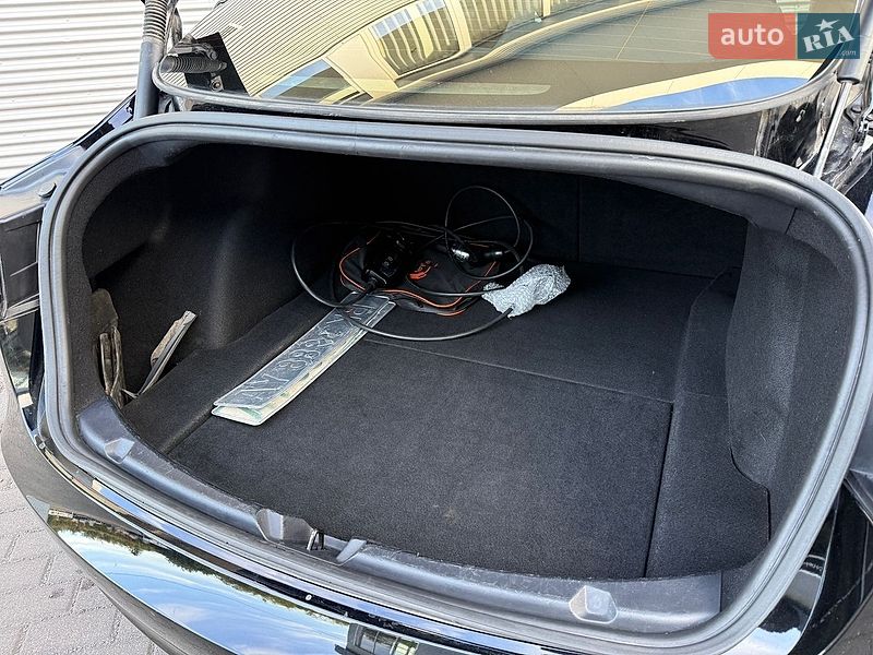 Седан Tesla Model 3 2022 в Рівному