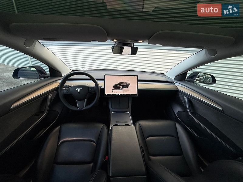 Седан Tesla Model 3 2022 в Рівному