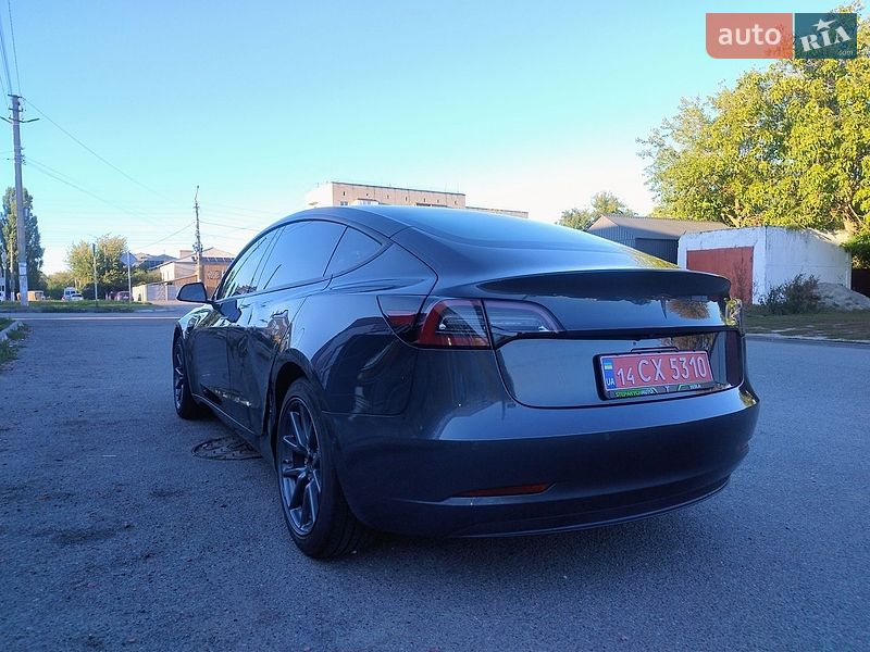 Седан Tesla Model 3 2018 в Киеве