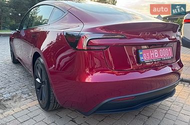 Седан Tesla Model 3 2025 в Львове
