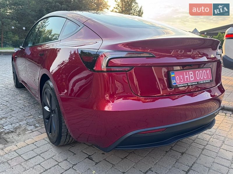 Седан Tesla Model 3 2025 в Львове