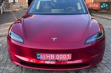 Седан Tesla Model 3 2025 в Львове